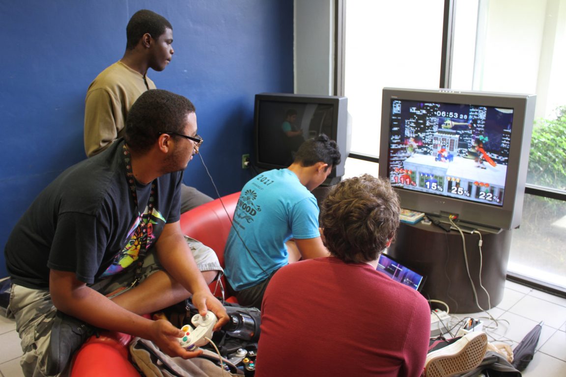 Students Train To Make It In The Competitive Video Gaming Scene ...