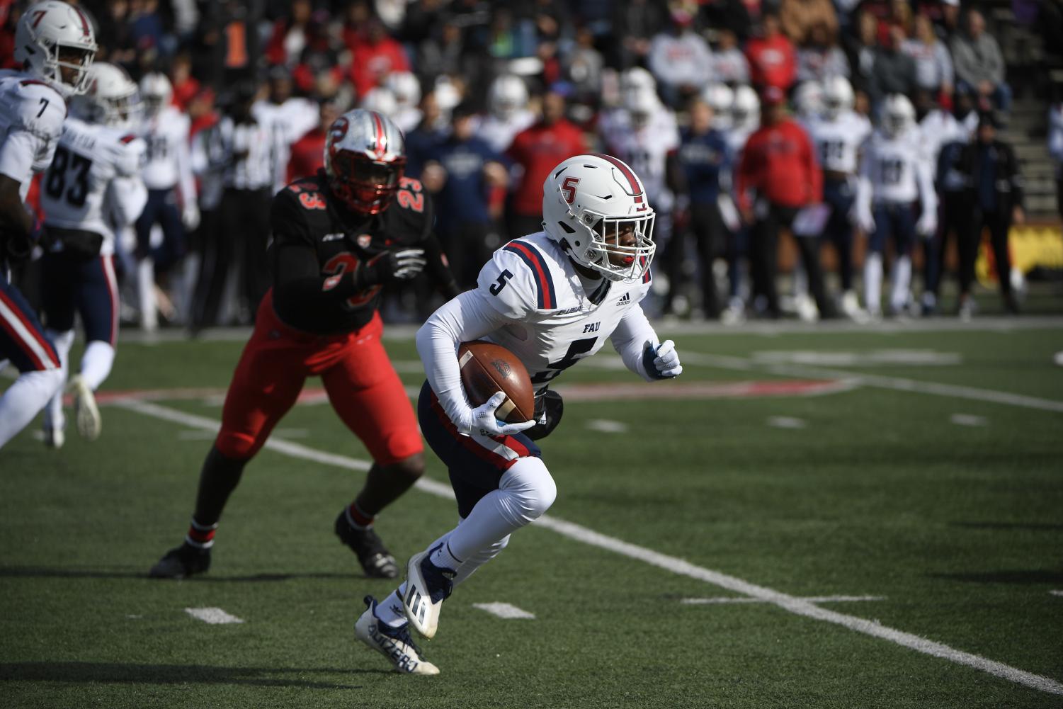 WKU QB Bailey Zappe makes college football history in blowout bowl win