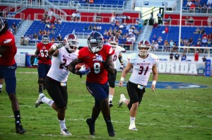 Owls tight end Nexon Dorvilus amassed 62 yards in an Owl victory over the Aggies on Nov. 23. Photo by Max Jackson.  