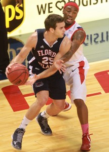 FAU's Pablo Bertone looking to dish the ball to a teammate. Bertone had two assists against South Alabama. Photo courtesy of University of South Alabama Media Relations.