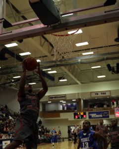 Owls guard Stefan Moody about to lay in two of his team-high 17 points against Middle Tennessee. Photo by Melissa Landolfa.